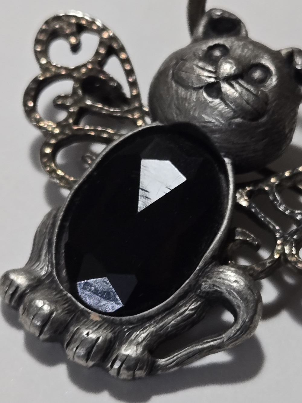 Vintage Silver-Tone Cat Brooch with Black Glass Stone - Picture 4 of 8